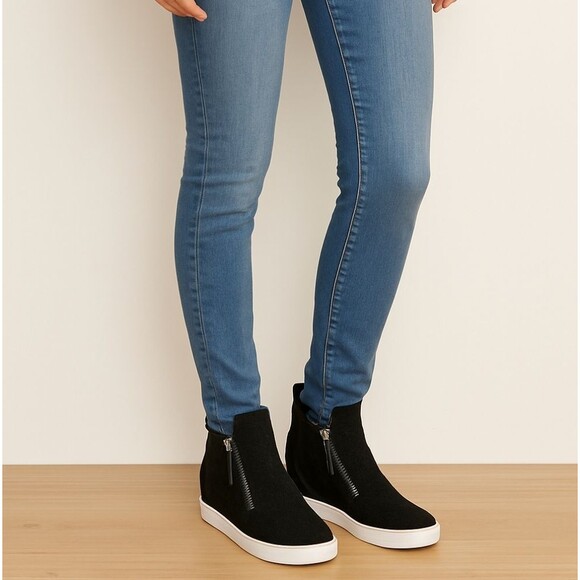 Steve Madden Caliber Black Zip-Up Wedge Sneakers Women’s 9M Perforated Suede Pla - Picture 1 of 9